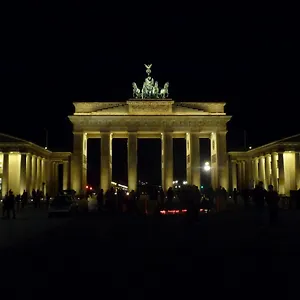 https://2-room-apartment-brandenburg-gate.find-berlin-hotels.com